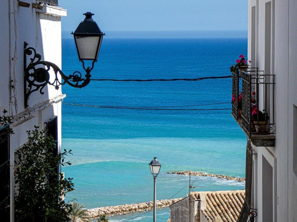 Moving from USA to Spain